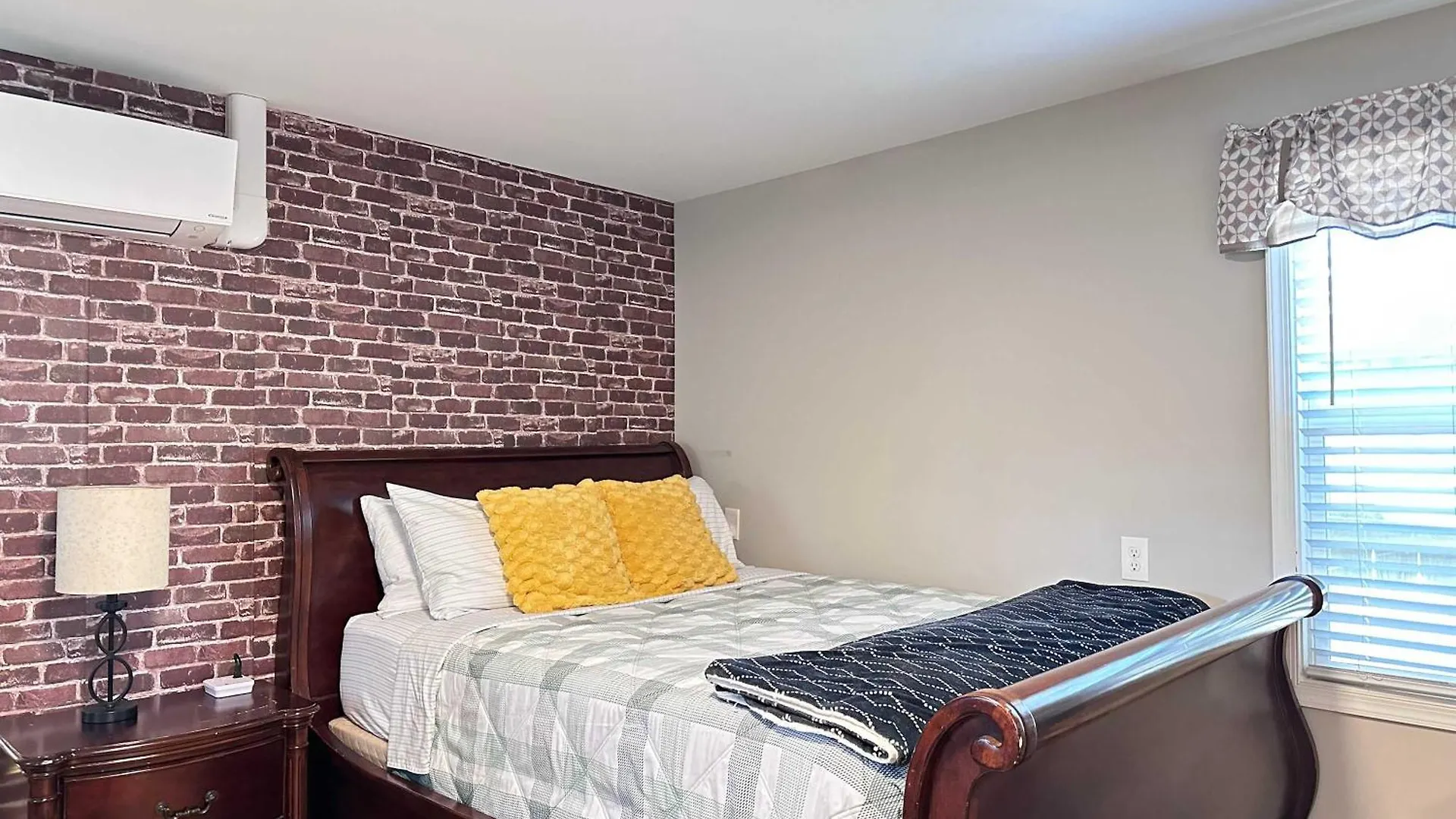 E3 Centrally Located In Carytown Fully Fenced Richmond